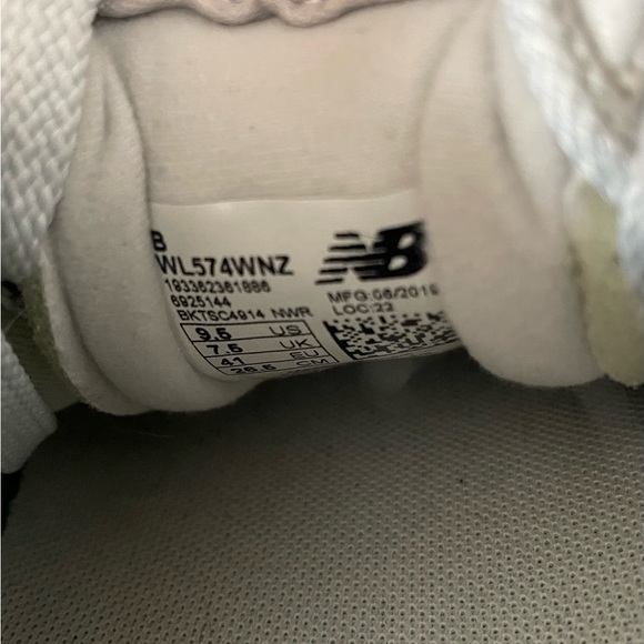 New balance 574..size 9 1/2.. super comfy very neutral, color, tan peach goldish - Picture 6 of 6